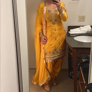 Punjabi salwar suit - excellent condition